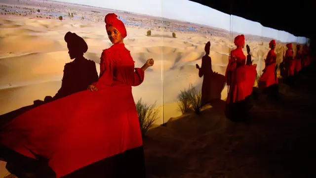 Model Berhijab Dunia, Halima Aden Ramaikan Fashion Turki