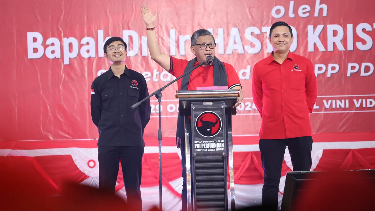 Sekretaris Jenderal PDIP Hasto Kristiyanto melakukan melakukan konsolidasi pemenangan Tri Rismaharini-Gus Hans untuk wilayah Surabaya, Sidoarjo, dan Gresik.