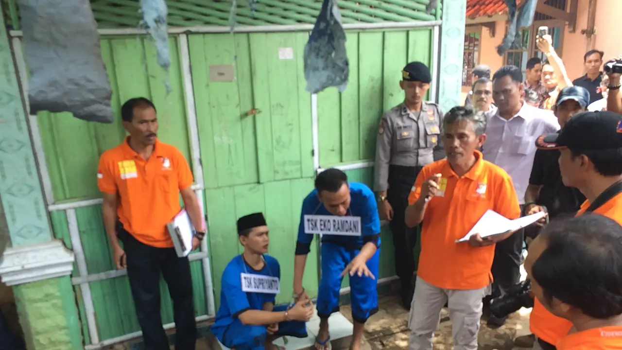 Rekonstruksi Geng Motor Cirebon Bunuh Sejoli Diwarnai Kericuhan