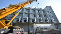 Pertamina segera gerak cepat menempatkan 1 unit ISO Tank oksigen untuk standby di lokasi Asrama Haji.