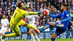 Riyad Mahrez gelandang Leicester City berhasil menjadi pesepak bola Afrika pertama yang berhasil meraih gelar Player of The Year 2016 ( Pemain Terbaik ) di Premier League.