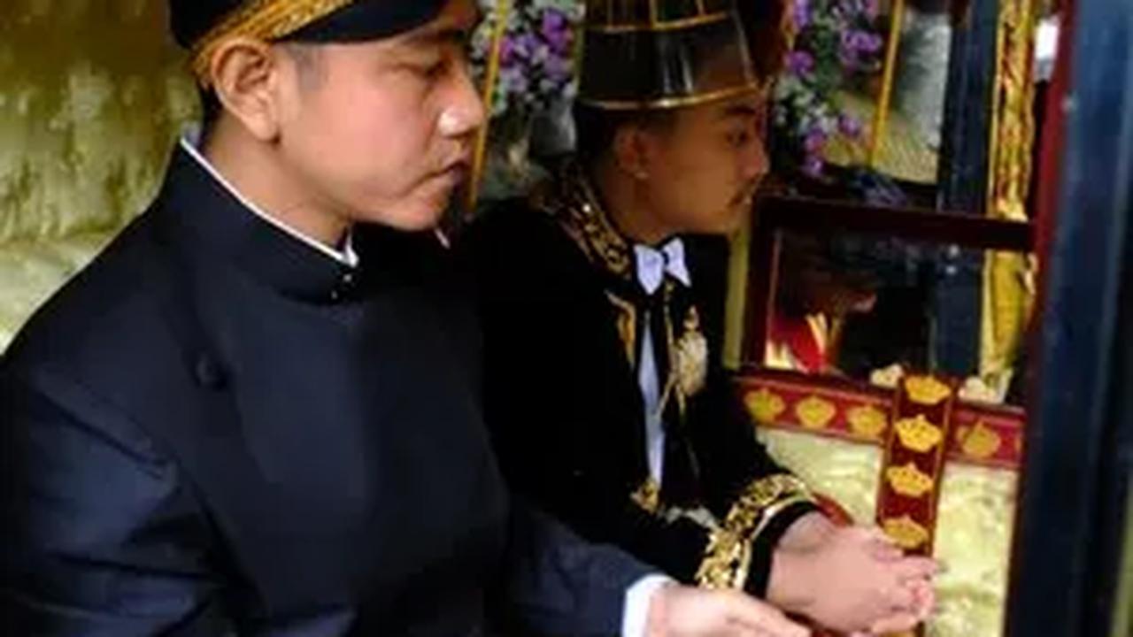 Keraton Kasunanan Surakarta Hadiningrat dan Pura Mangkunegaran merupakan dua kekuatan budaya di Kota Solo yang menjadi energi pembangunan untuk kesejahteraan masyarakat Solo.
