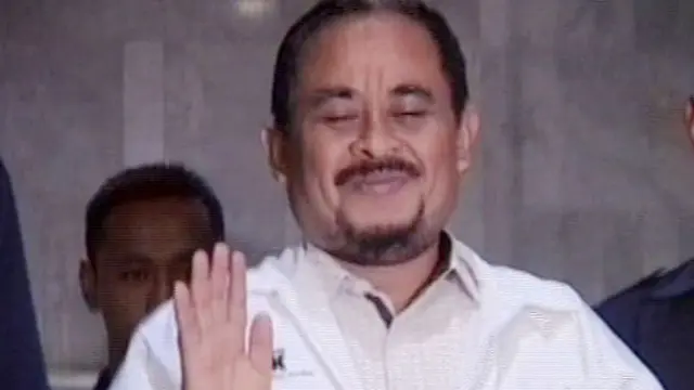 Ditanya Soal Darin Mumtazah, Luthfi Hasan Hanya Senyum