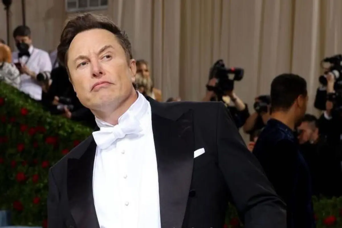 Gandeng Ibu, Ini 7 Potret Elon Musk dengan Busana Klasik di Met Gala 2022