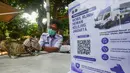 Dokter hewan memeriksa kucing peliharaan warga pada Klinik Hewan Keliling di halaman Kantor Kelurahan Srengseng sawah, Jakarta Selatan, Rabu, 15/ Juli 2026. (KLY/ Arie Basuki)