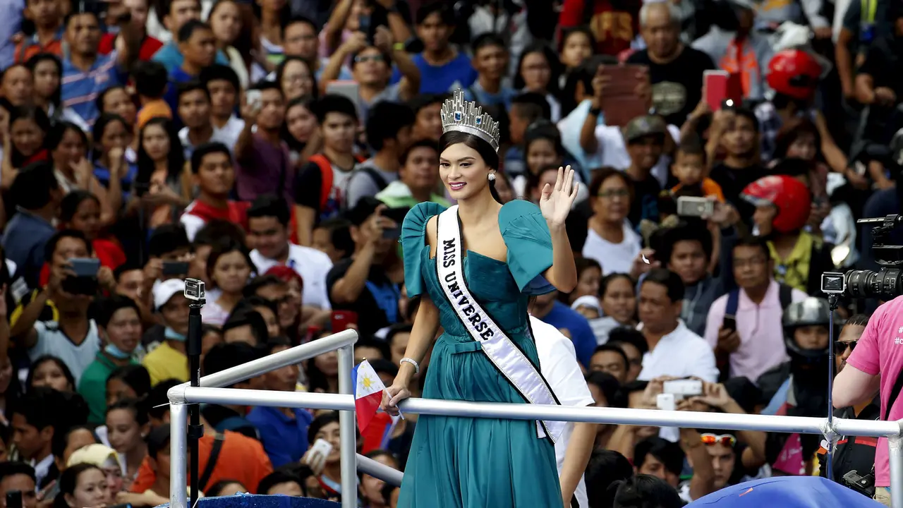 20160125-Miss Universe 2015 Disambut Bak Pahlawan di Kampung Halaman