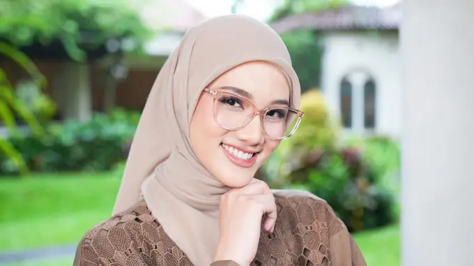 Kacamata Hijab Series untuk Sambut Ramadan yang cocok saat menggunakan hijab. Dok. Optik Tunggal