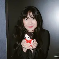 Intip potret cantik Bernadya Ribka dengan poni baru (@bernadyaribka)