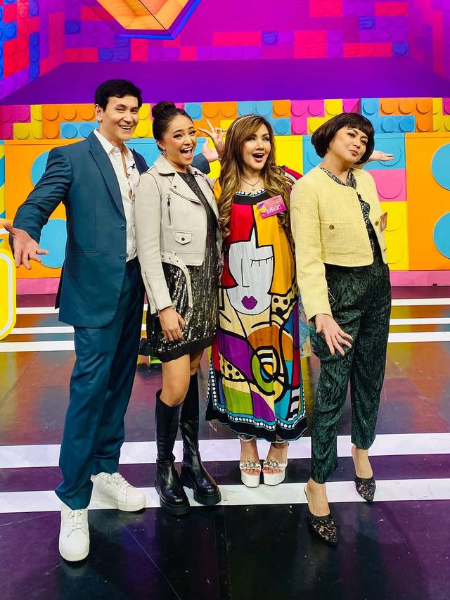 6 Potret Marcellino Lefrandt Kenang Reuni Pemain Sinetron Bidadari di Tahun 2024