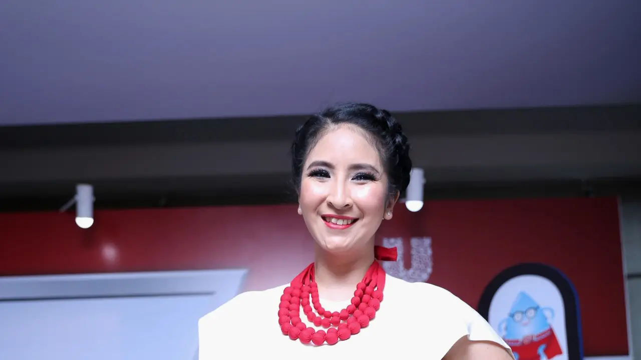 [Bintang] Novita Angie