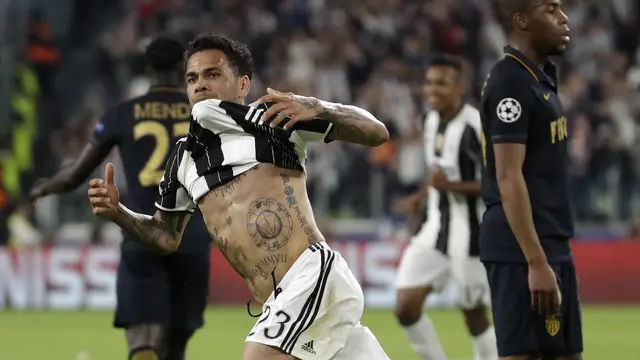  Dani Alves 