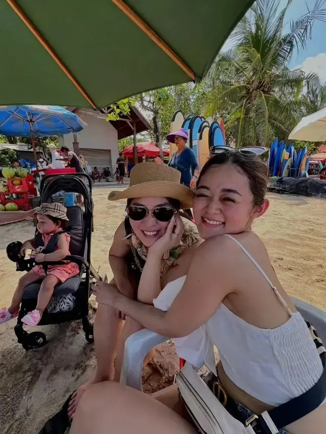 7 Potret Gisela Cindy Waktu Momong Nova, Sayang Banget dengan Keponakan