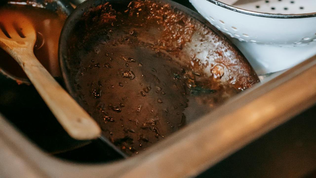 Peralatan Makan Bau Amis Bekas Sajian Idul Adha? Begini Trik Mencuci yang Tepat agar Bersih Maksimal