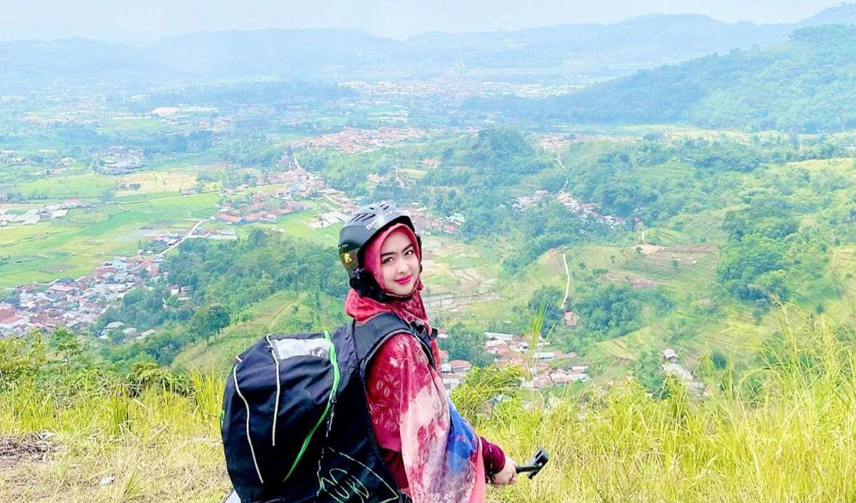 Penampilan Shindy Putri kakak Ria Ricis bikin salfok. Potretnya dipuji cantik.<br>