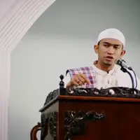 Sejak memerankan Ustad Jefri Al Buchori di film 'Hijrah Cinta' Alfie Alfandy sering dipanggil Ustad.Foto: Youtube