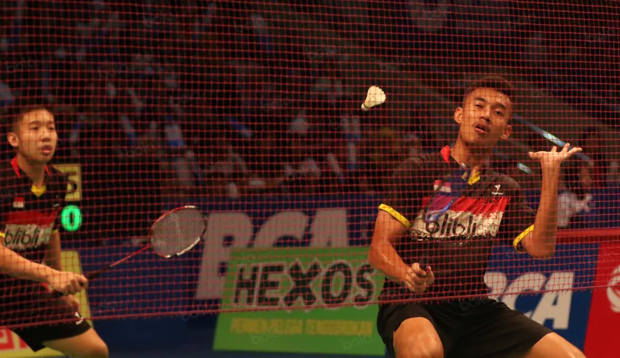 Calvin Kristanto/Bagas Maulana saat tampil pada laga Indonesia Open 2016 di Istrora Senayan, Jakarta, Rabu (1/6/2016). Calvin/Bagas kalah dari pasangan Korea 21-11,21-14. (Bola.com/Nicklas Hanoatubun)
