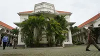 KPK menghibahkan bangunan rumah hasil rampasan milik eks Kakorlantas Djoko Susilo kepada Pemkot Solo yang akan dimanfaatkan menjadi Museum Batik.(Liputan6.com/Fajar Abrori)