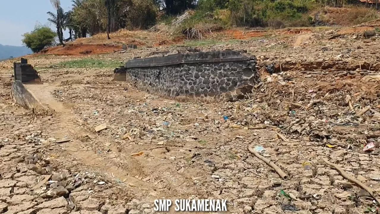 Masih tersisa tangga menuju kelas