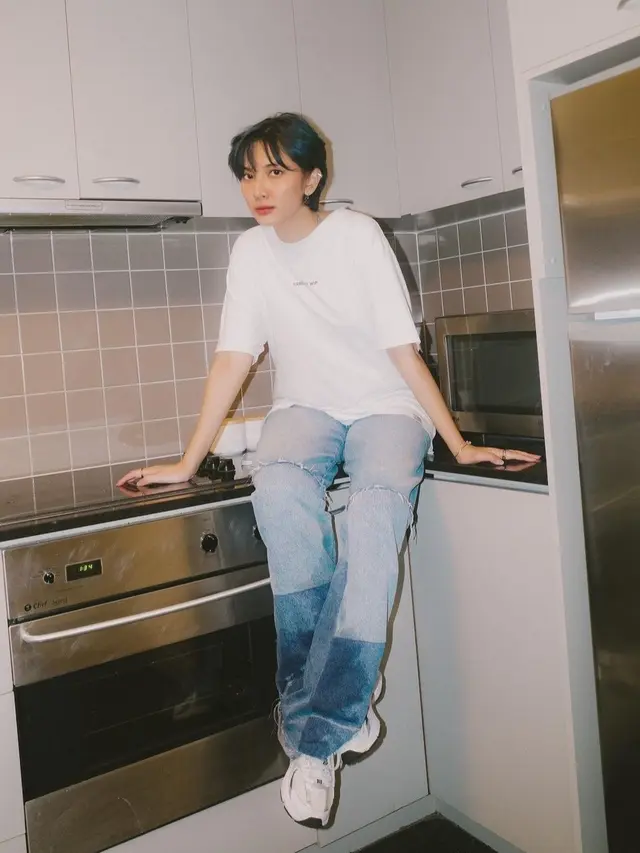 Sheula Dara sering memakai pakaian putih