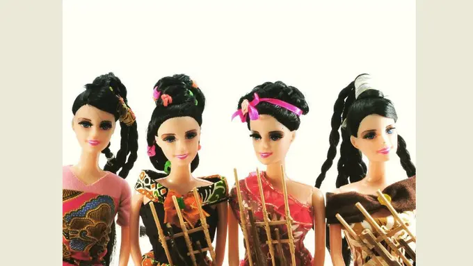 Cantiknya 'Batik Girl', Boneka Barbie Asli Indonesia