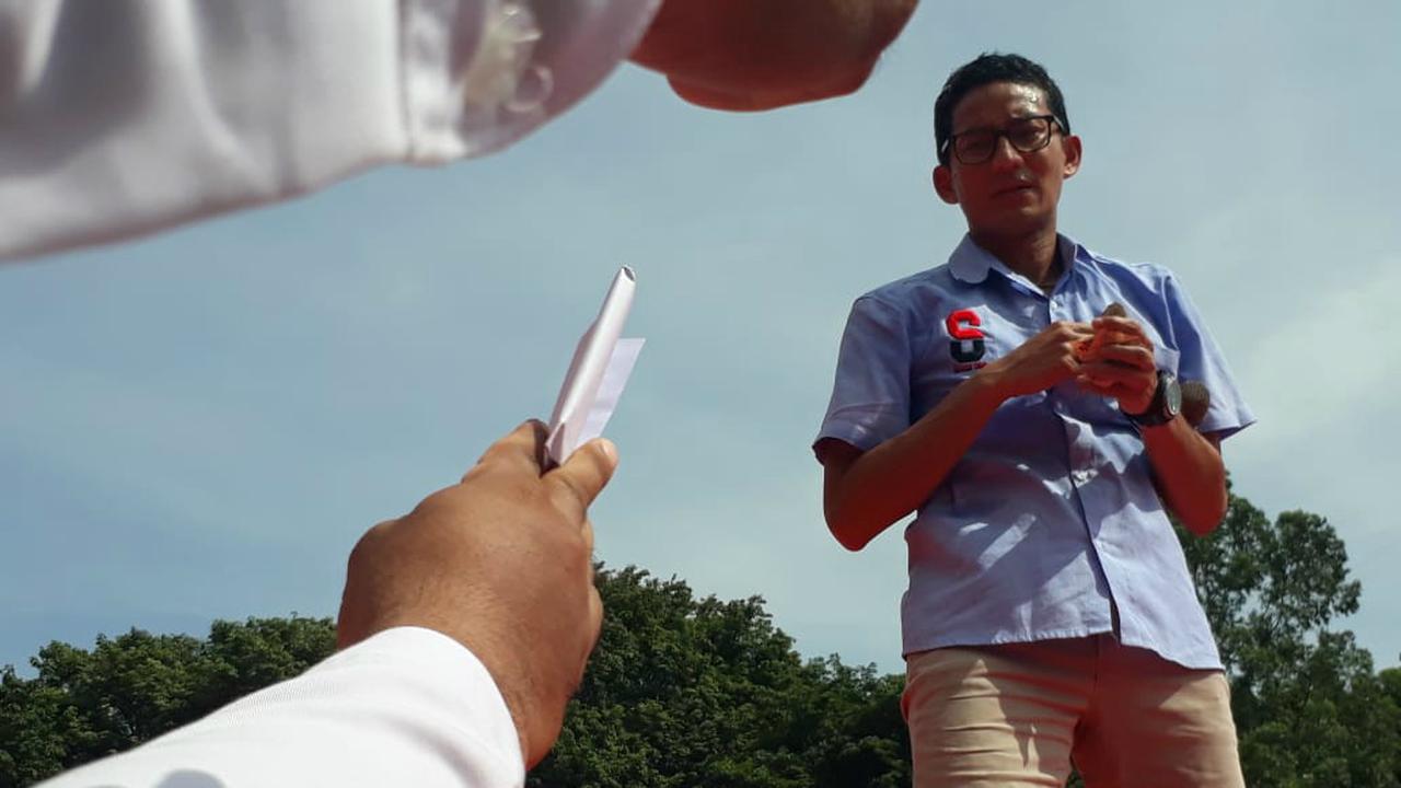 Cawapres nomor urut 02 Sandiaga Uno kampanye di Tangerang, Banten.