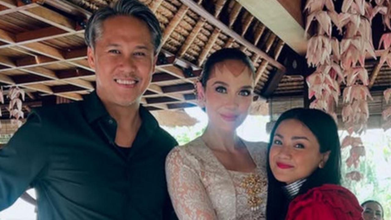 Nirina Zubir Burn Out, Akui Berat Hadiri Siraman Luna Maya dan Maxime Bouttier - Tak Ada Baju yang Pantas