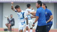 Selebrasi pemain PSIS Semarang, Paulo Gali Freitas setelah mencetak gol ke gawang Dewa United pada laga pekan ke-8 BRI Liga 1 2023/2024 di Stadion Indomilk Arena, Tangerang, Senin (14/8/2023). PSIS Semarang menang telak 4-1 atas Dewa United. (Bola.com/M Iqbal Ichsan)