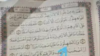 Mushaf Al-Qur'an Surat Al-Kahfi ayat 8 salah cetak. (Foto: Liputan6.com/Kemenag)