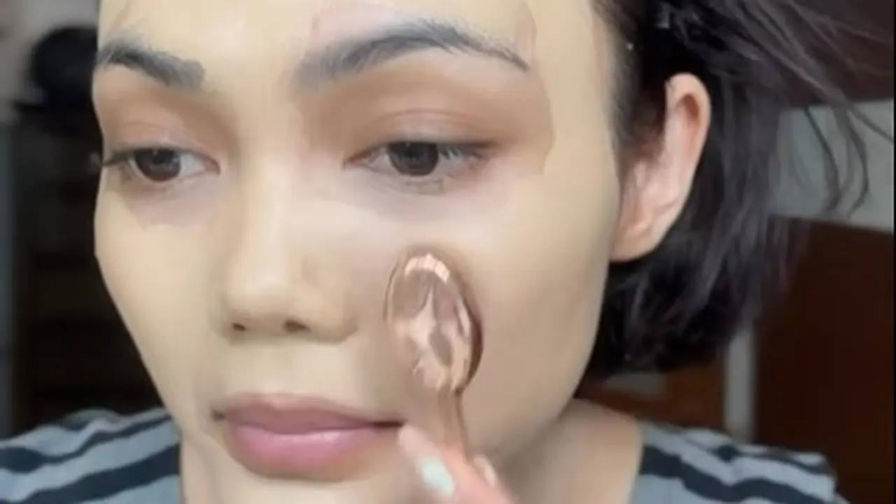 Rina Nose makeup ala Krisdayanti (Instagram/rinanose16)