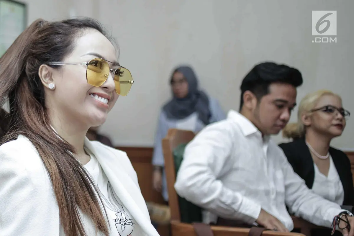 Roby Geisha dan Istrinya Jalani Sidang Perdana Perceraian
