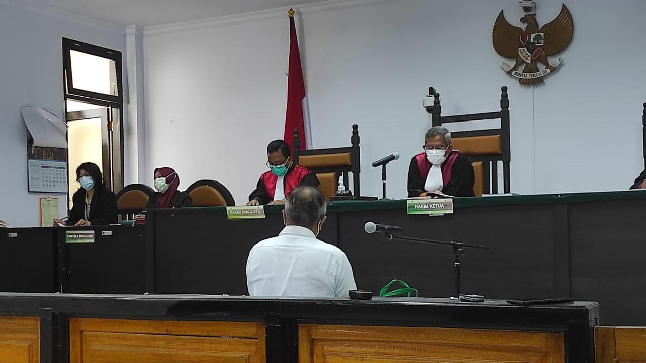 Mantan Kepala Badan Pertanahan Gorontalo Gabriel Triwibawa, kini menjalani sidang perdana. (Arfandi Ibrahim/Liputan6.com)