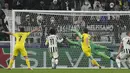 Skor kemudian menjadi 3-0 setelah Arnaut Danjuma mencetak gol ketiga Villarreal dari titik penalti ketika pertandingan memasuki injury time. (AP/Antonio Calanni)