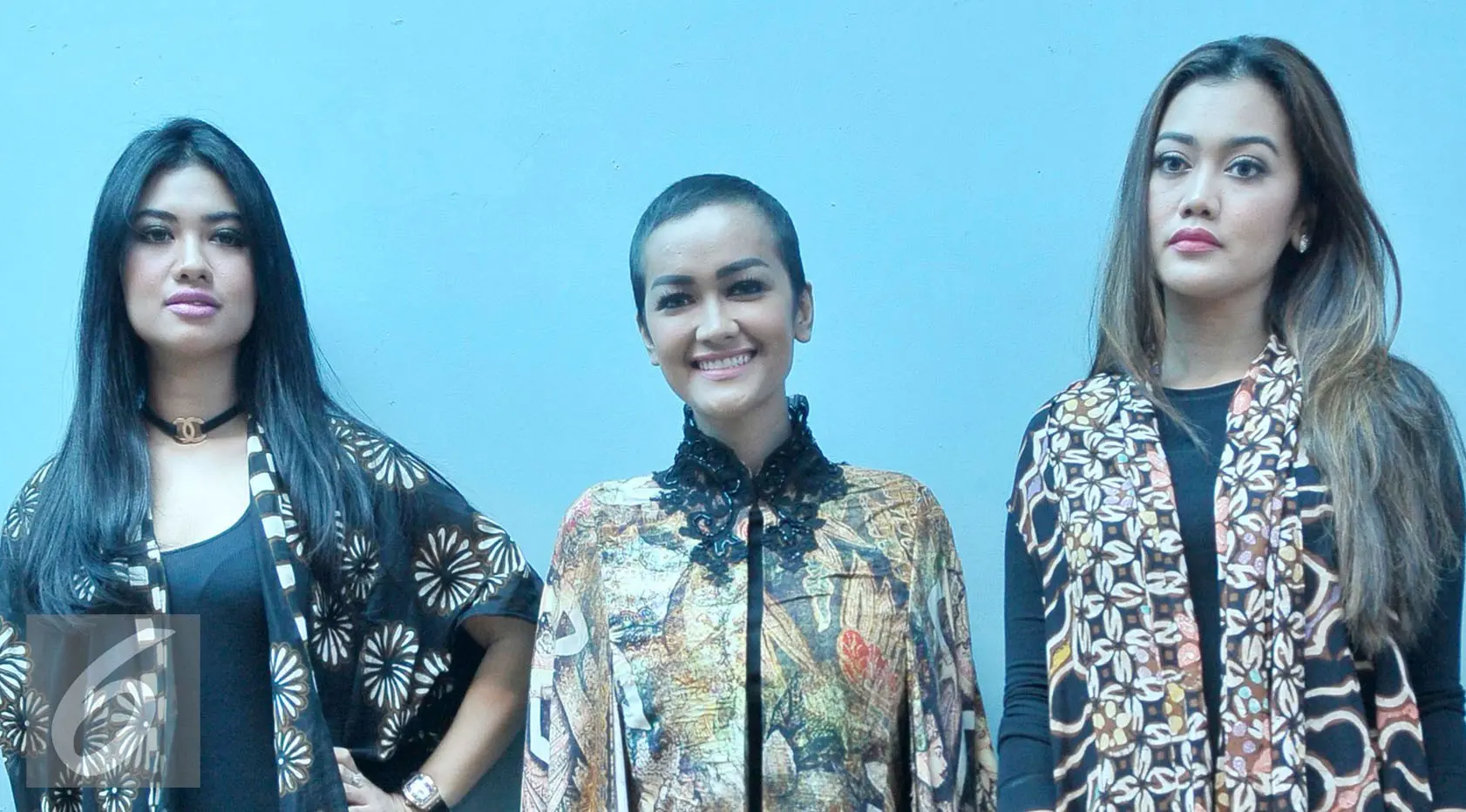 	Julia Perez alias Jupe bersama dua adiknya, Anggie dan Della. (Herman Zakharia/Liputan6.com)