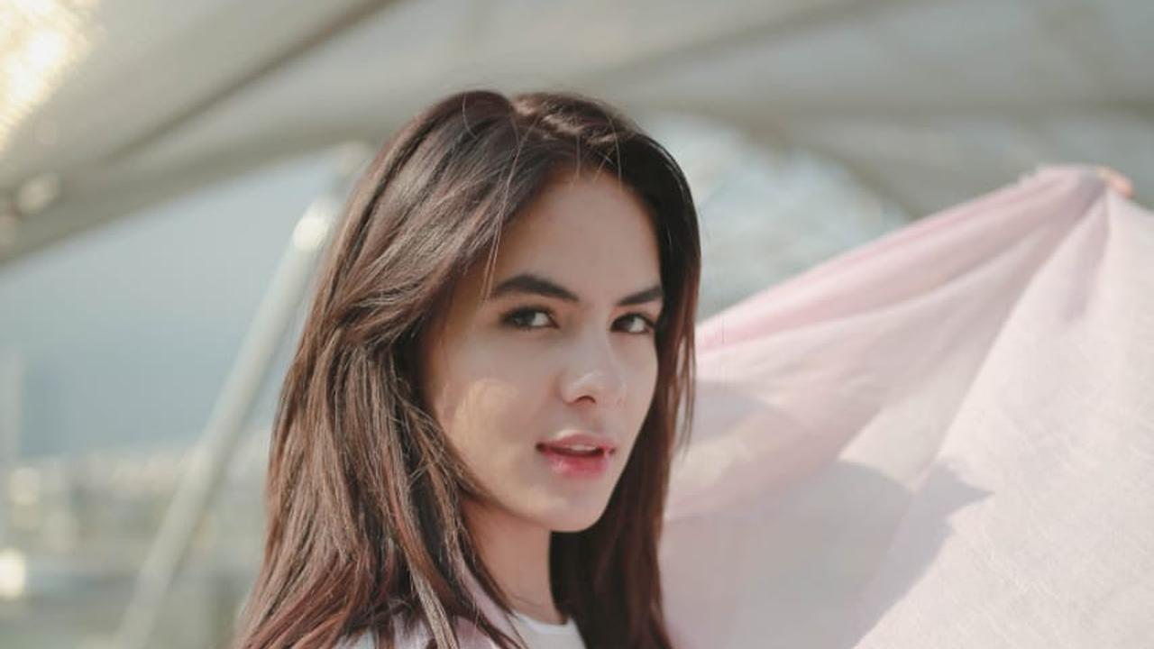 Pacaran dengan Pembalab, Ini Potret Mesra Steffi Zamora dan Kekasih
