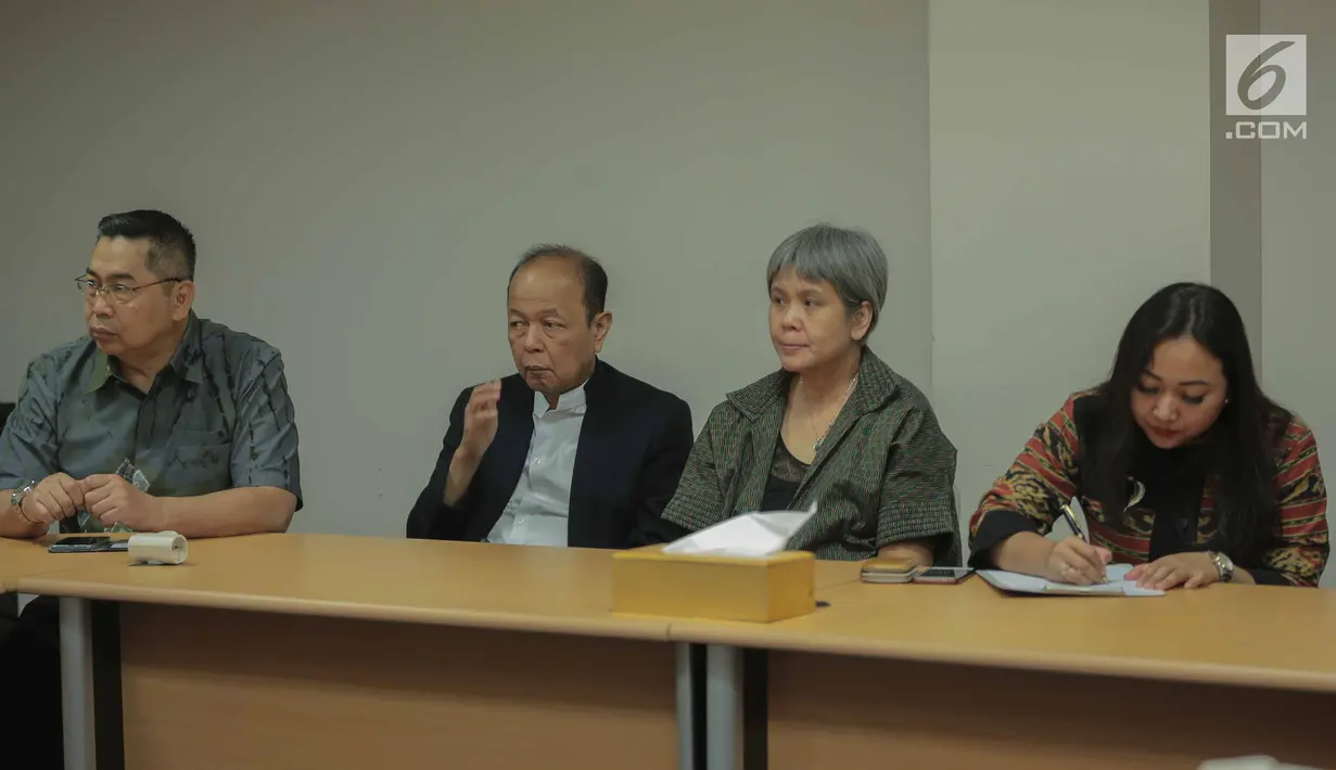 Jajaran SCM/Emtek Group saat silatuhrami dengan Persekutuan Gereja-gereja Indonesia (PGI) di Jakarta, Rabu (31/7/2019). Kedatangan tersebut dalam rangka untuk silaturahmi serta peningkatan kerjasama SCM dengan Persekutuan Gereja-gereja Indonesia (PGI). (Liputan6.com/Faizal Fanani)