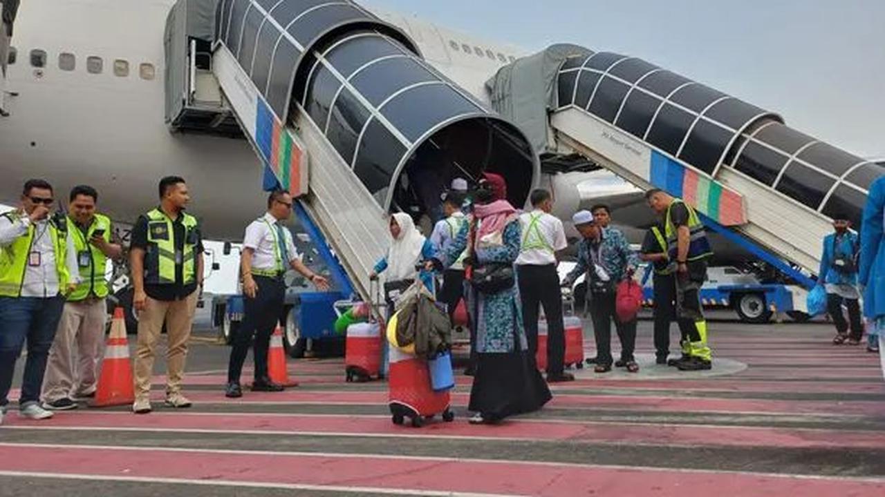 Diwarnai Haru Bahagia