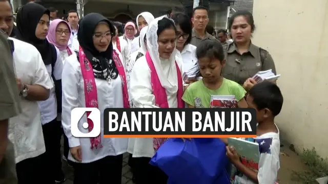 VIDEO: Iriana Jokowi Kunjungi Korban Banjir di Tangerang