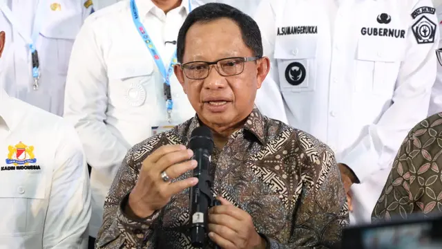 Mendagri Imbau Pemda Permudah Izin Berusaha, Upaya Tingkatkan Pendapatan Asli Daerah (PAD) (Liputan6)