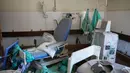 Sejumlah media di Gaza mengatakan, keberadaan pasukan Israel di sekitar Al-Shifa telah memakan korban 400 jiwa warga Palestina termasuk seorang dokter perempuan dan putranya yang juga seorang dokter. (Foto: AFP)