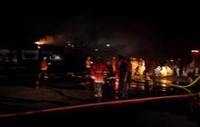 Pool terbakar, 20 bus Transjakarta hangus