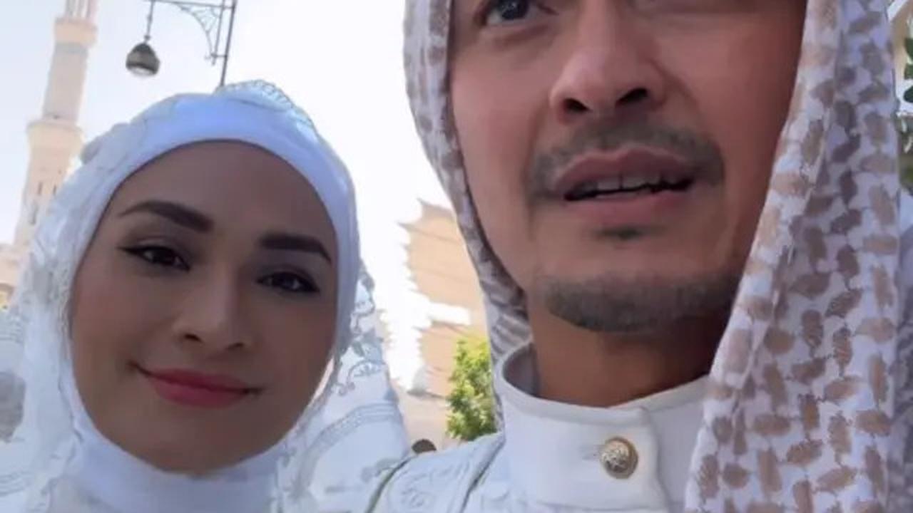 10 Potret Pernikahan Zumi Zola dan Putri Zulhas di Madinah, Dinikahkan Ust Adi Hidayat