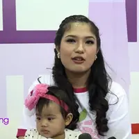 Tidak lama setelah kelahiran anak pertamanya, kini Duma Riris sedang mengandung anak keduanya dan sudah masuk di usia 6 bulan. Duma Riris merasakan perbedaan dari kehamilan keduanya ini, ia merasa lebih tenang dan santai.