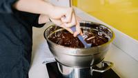 How to Melt Chocolate: 2 Ways to Do It Correctly
