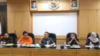 Penjabat (Pj) Bupati Bekasi Dani Ramdan memimpin rapat pimpinan evaluasi laporan dan pelaksanaan kegiatan pembangunan di ruang rapat KH. R Ma'mun Nawawi, Kompleks Pemkab Cikarang Pusat. (Istimewa)