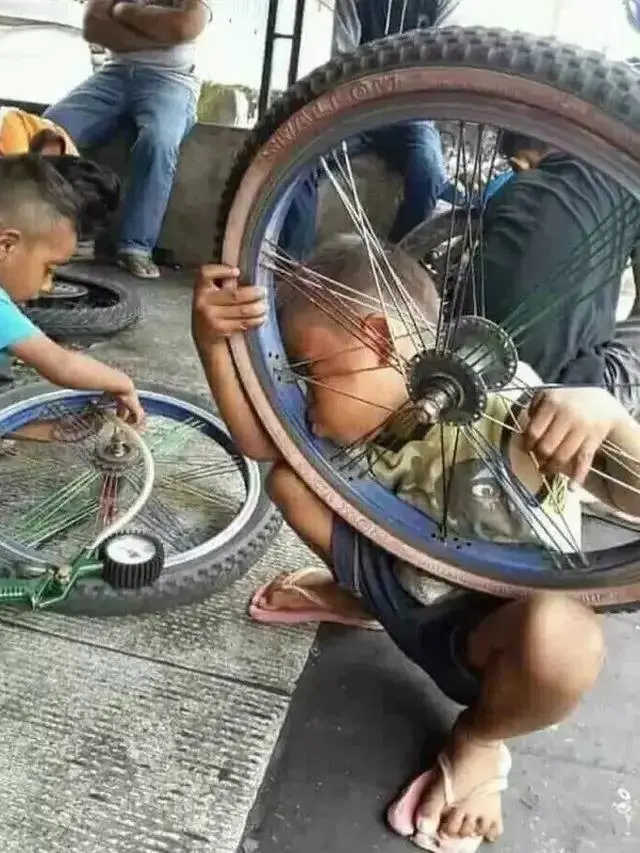 10 Potret Absurd Orang saat Bikin Susah Sendiri Ini Bikin Tepuk Jidat