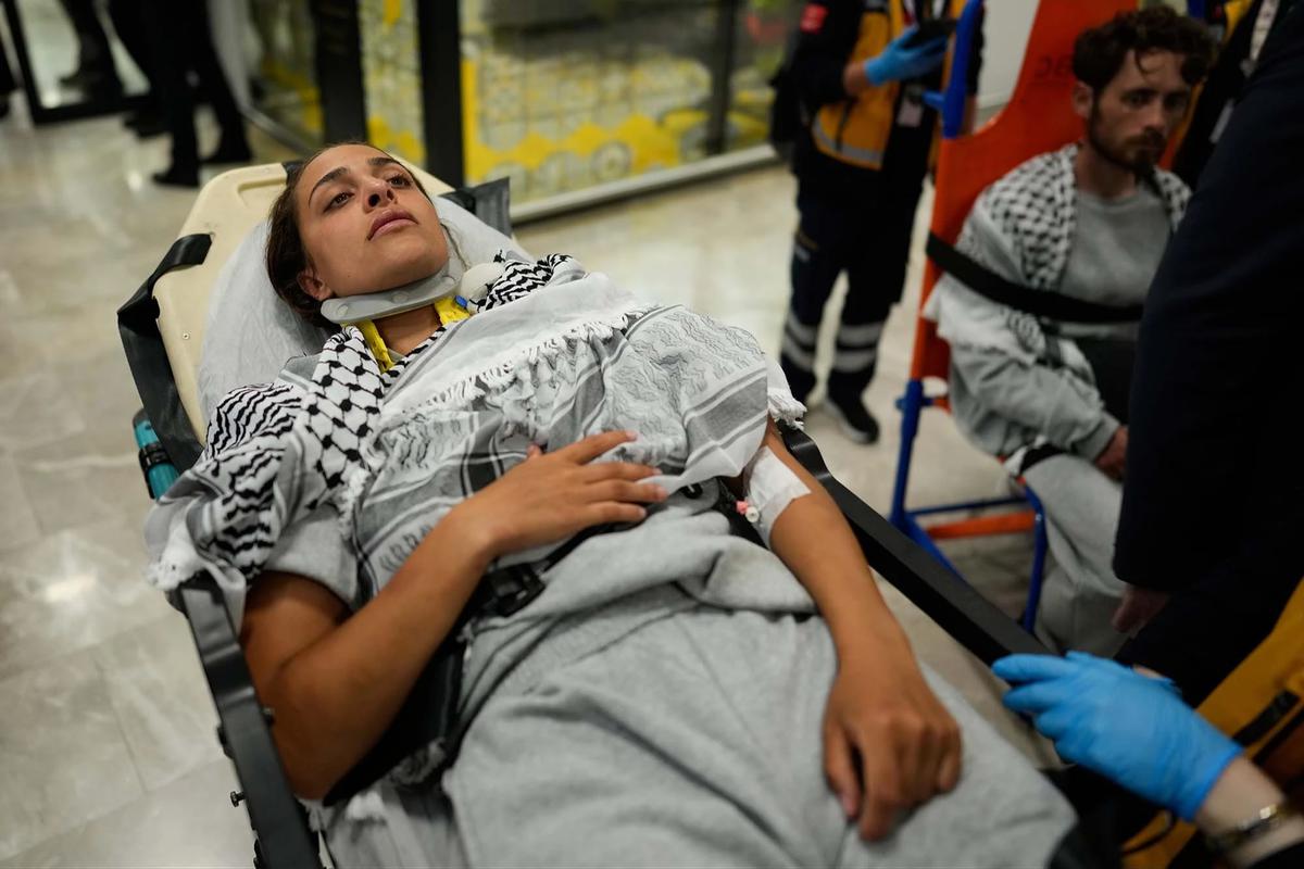FOTO: Aktivis Global Sumud Tiba di Istanbul Setelah Ditahan srael
