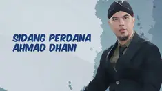 TOP 3 video hari ini datang dari jalannya persidangan Ahmad Dhani yang dijaga 400 personel polisi, pengendara sepeda motor yang merusak motornya sendiri, dan pertunangan Jennifer Lawrence.