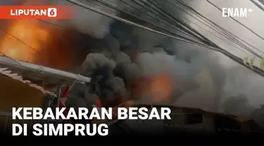 Musibah kebakaran melanda kawasan Simprug kebayoran lama Jakarta Minggu (21/8) pagi. Api besar membakar puluhan rumah di area permukiman tersebut.