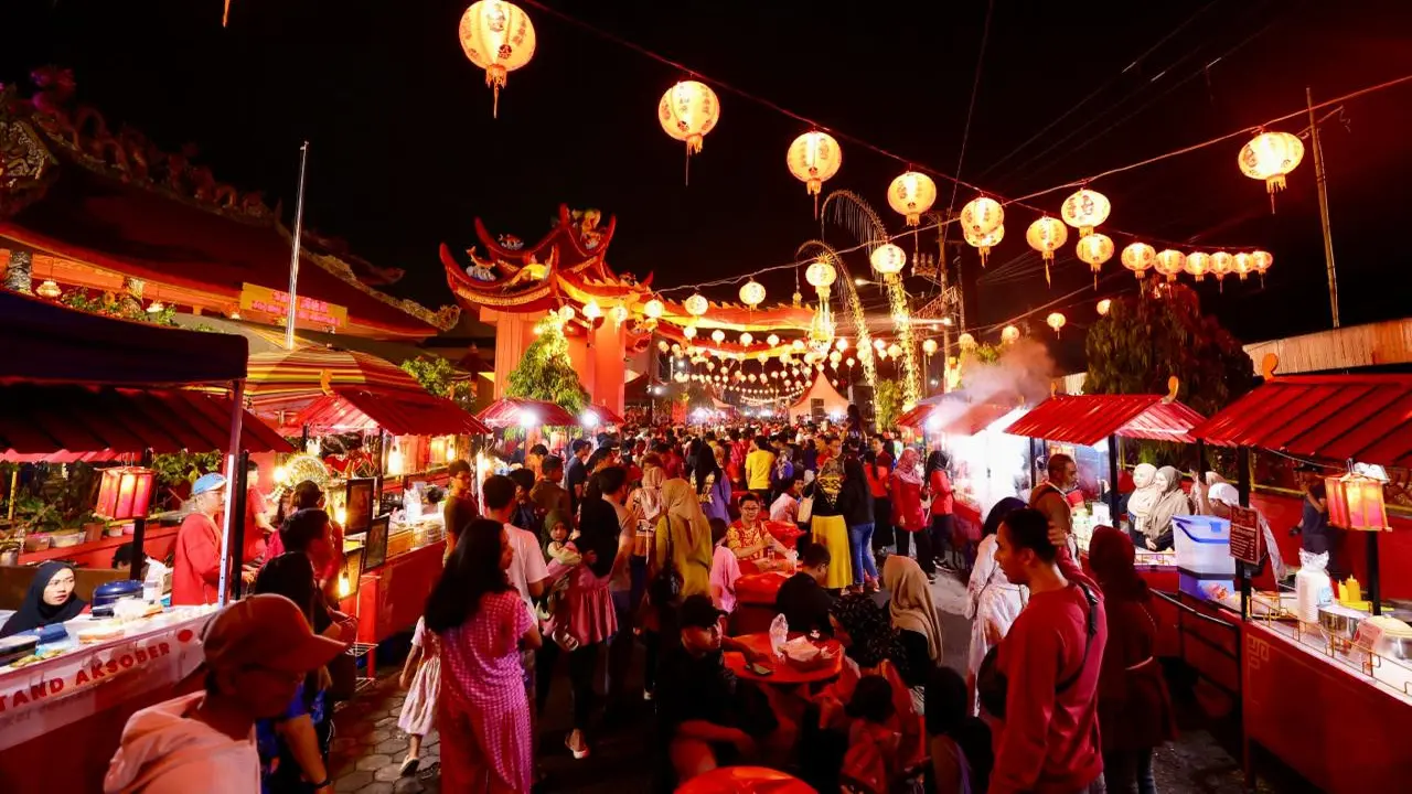 Masyarakat Banyuwangi nampak antusias mengikuti festival Pecinan Banyuwangi (Istimewa)