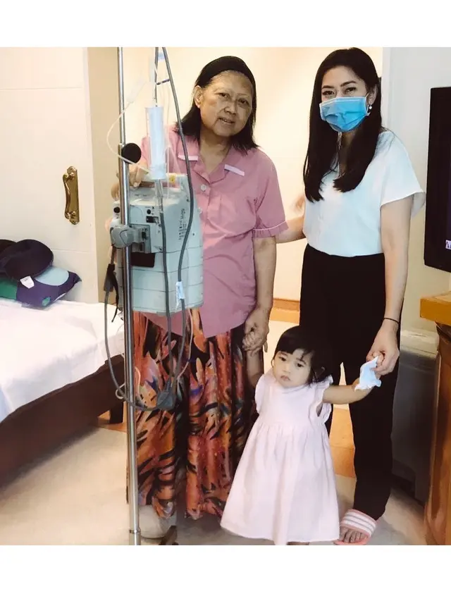 Potret Aliya Rajasa setia temani Ani Yudhoyono